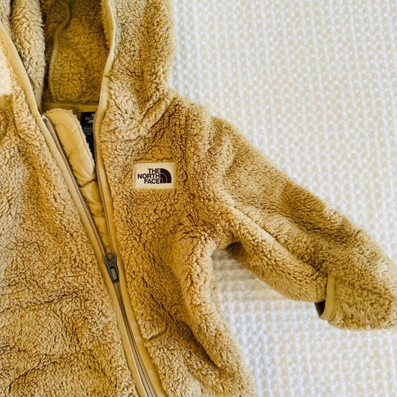 The North Face Campshire One piece Tan Fleece Sherpa 6-12m Khaki Hooded Snowsuit - Picture 3 of 9